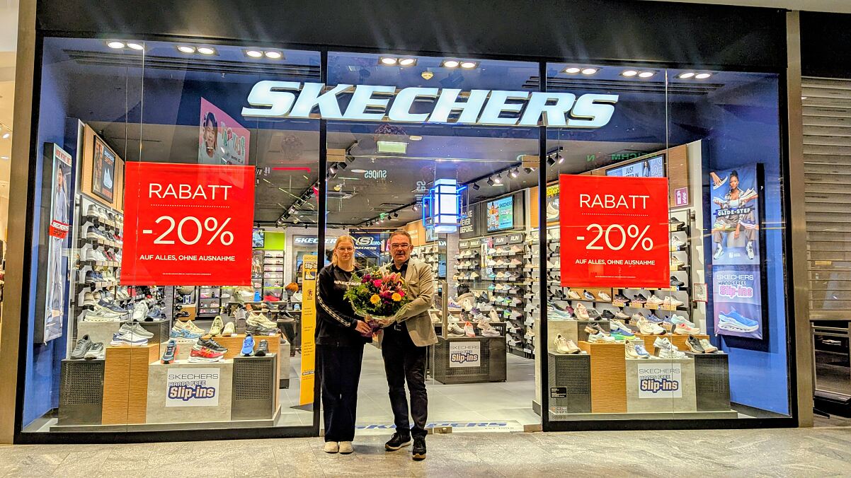Bild 1 Eröffnung SKECHERS © VARENA